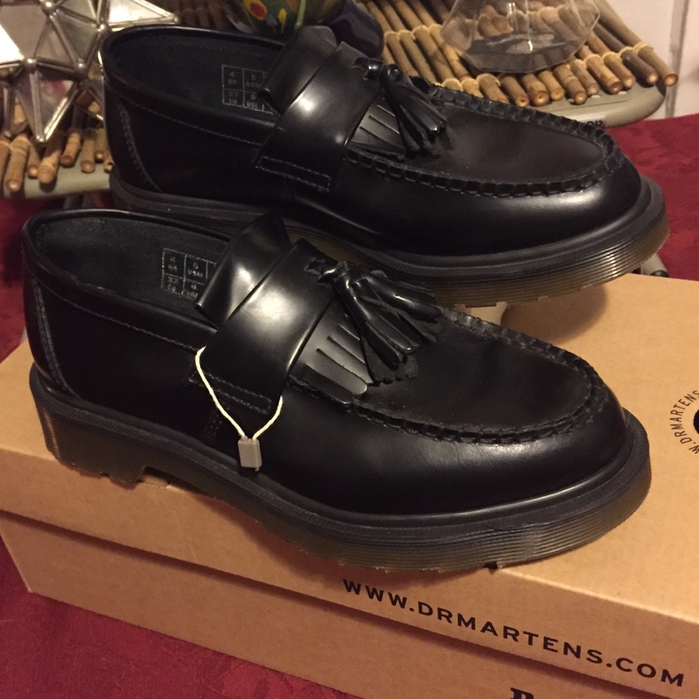 NEW w/Tag/Box Dr.Martens Black ADRIANS !